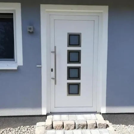 Modernes Ferienhaus Mit Grosser Terrasse - B55405 בית נופש *
